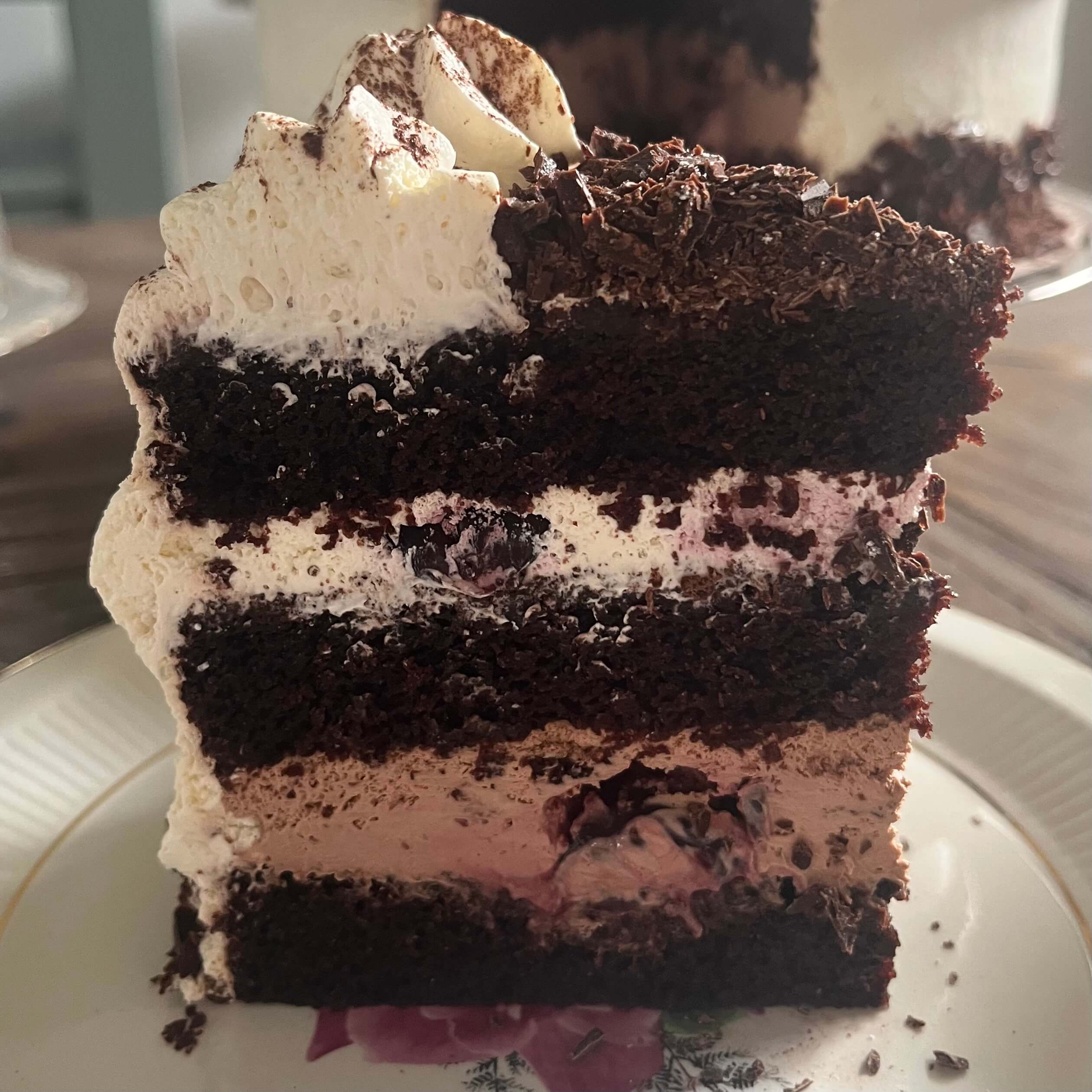 Forêt Noire 8 parts (option sans gluten) – Image 2